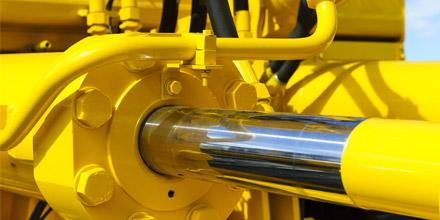 Draining Oil from Hydraulic Machines 