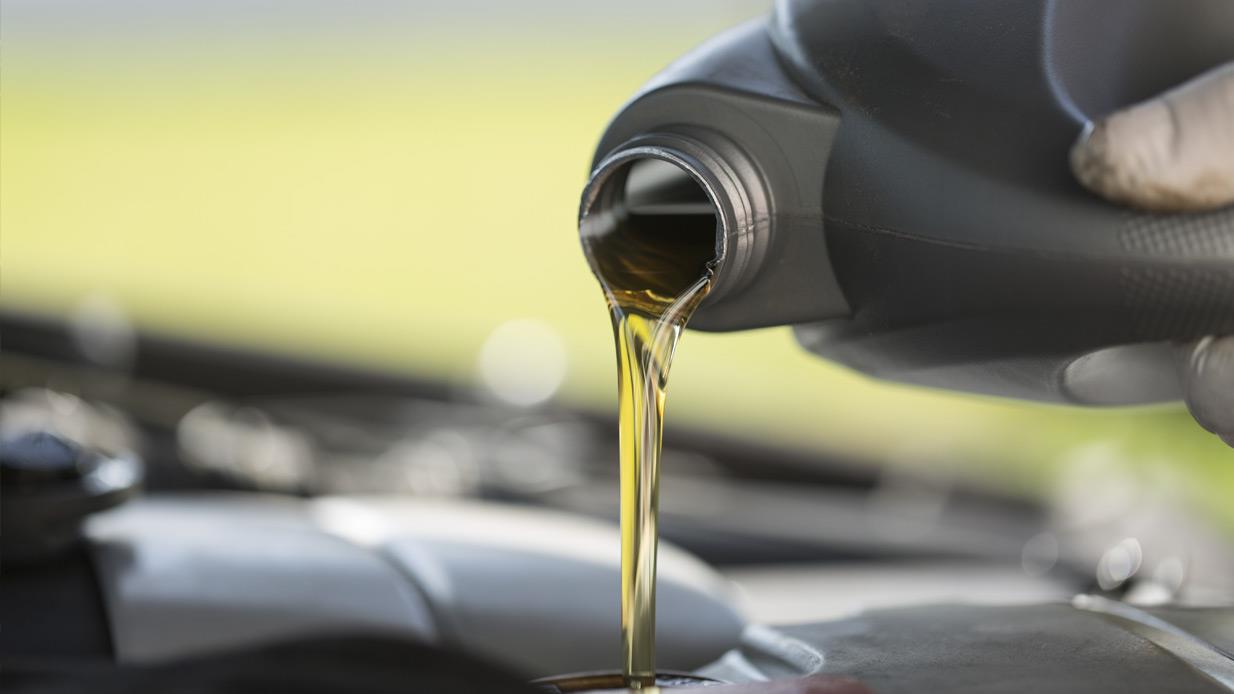How the Oxidation Rate Affects Oil Change Frequency